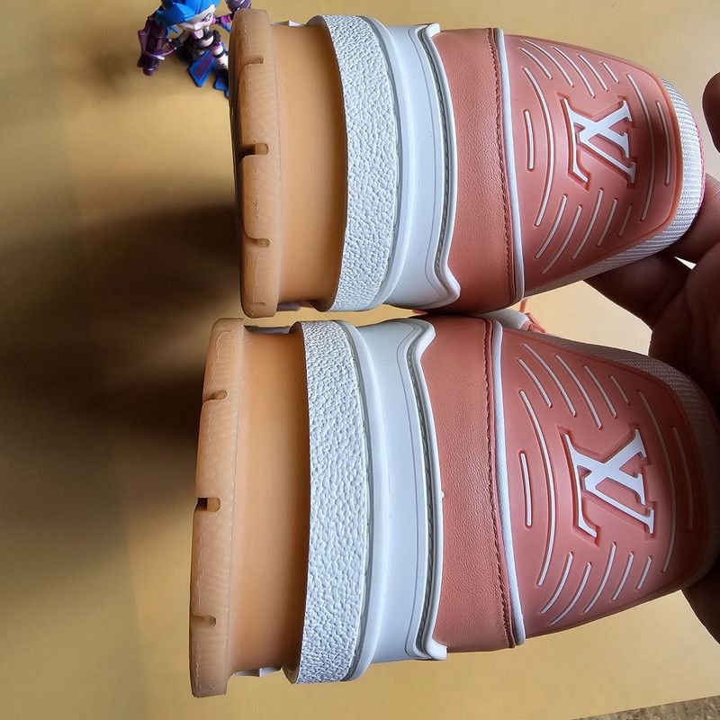 Louis Vuitton Louis Vuitton Trainer Low-Top Sneakers in Peach Pink 0079 Size US 8 / IT 38 - 3 Thumbnail