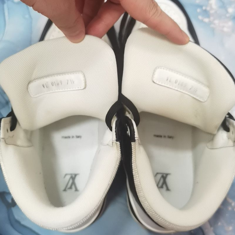 Louis Vuitton Louis Vuitton Trainer Stylish Low-Top Sneakers 0079 Size US 10.5 / EU 43-44 - 14 Thumbnail