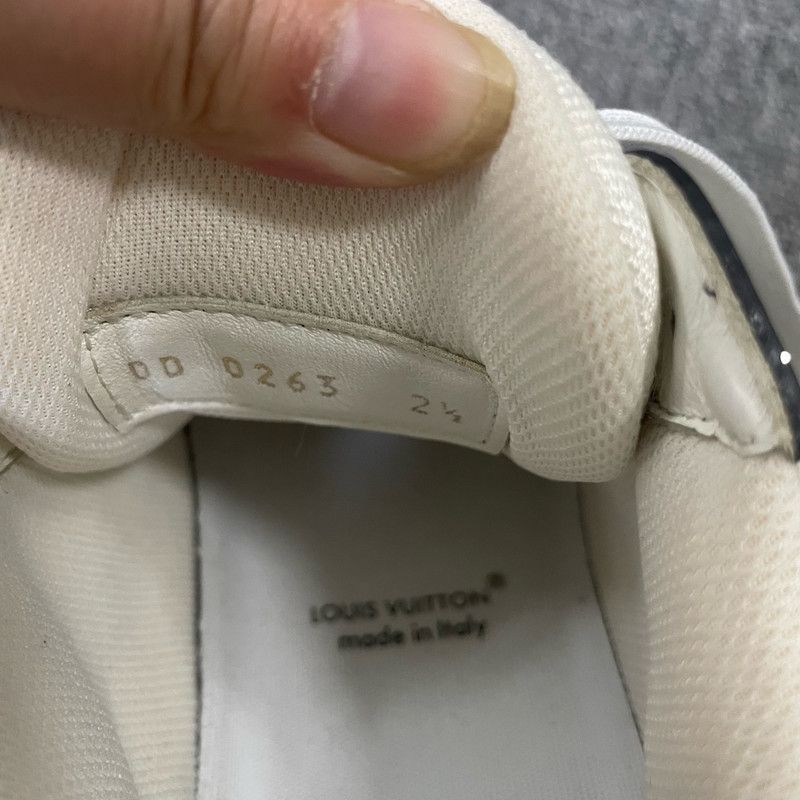 Louis Vuitton Louis Vuitton Trainer Low-Top Sneakers in Black and White 0079 Size US 6 / IT 36 - 5 Thumbnail