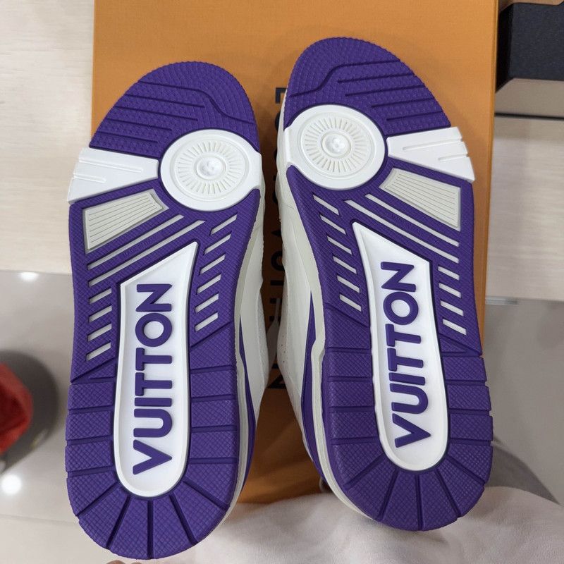 Louis Vuitton Louis Vuitton Classic Print Low-Top Sneakers for Women 0079 Size US 7 / IT 37 - 4 Thumbnail