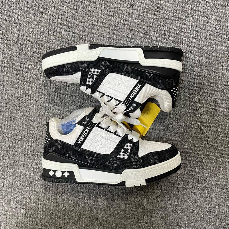 Louis Vuitton Louis Vuitton Trainer Low Top Casual Sneakers for Women 0079 Size US 6 / IT 36 - 8 Thumbnail