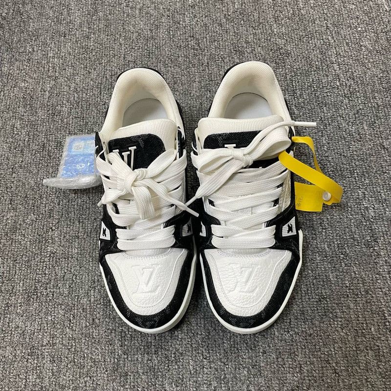 Louis Vuitton Louis Vuitton Trainer Low Top Casual Sneakers for Women 0079 Size US 6 / IT 36 - 2 Thumbnail