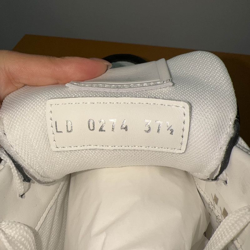 Louis Vuitton Louis Vuitton Pink Low-Top Trainer Sneakers 0079 Size US 7 / IT 37 - 5 Thumbnail