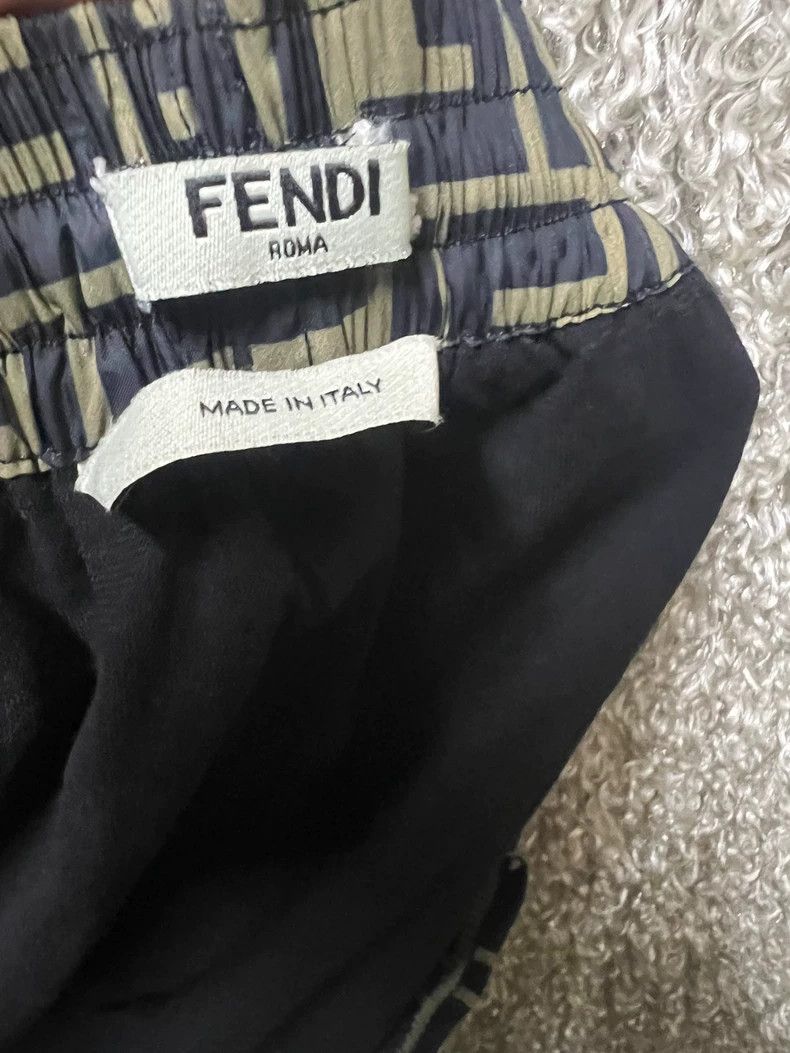 Fendi Fendi Women's Monogram Beach Shorts Size 30" / US 8 / IT 44 - 4 Thumbnail