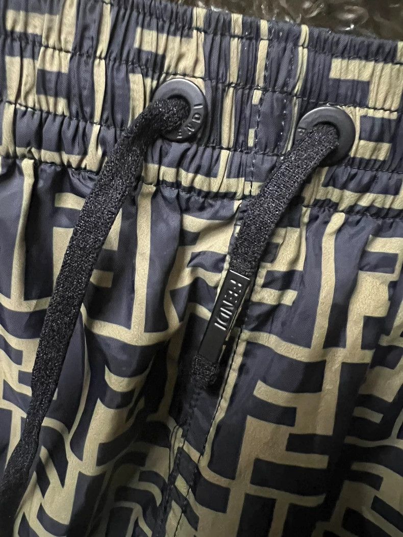 Fendi Fendi Women's Monogram Beach Shorts Size 30" / US 8 / IT 44 - 2 Thumbnail