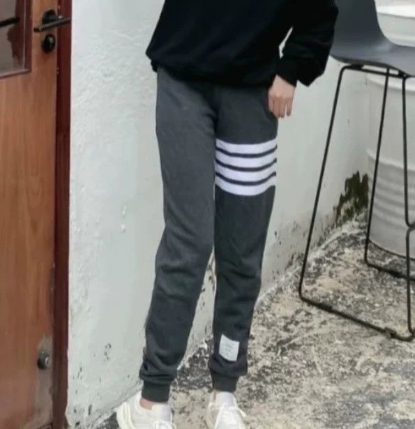 Thom Browne Thom Browne 4-Stripe Gray Sweatpants Size US 32 / EU 48 - 3 Thumbnail