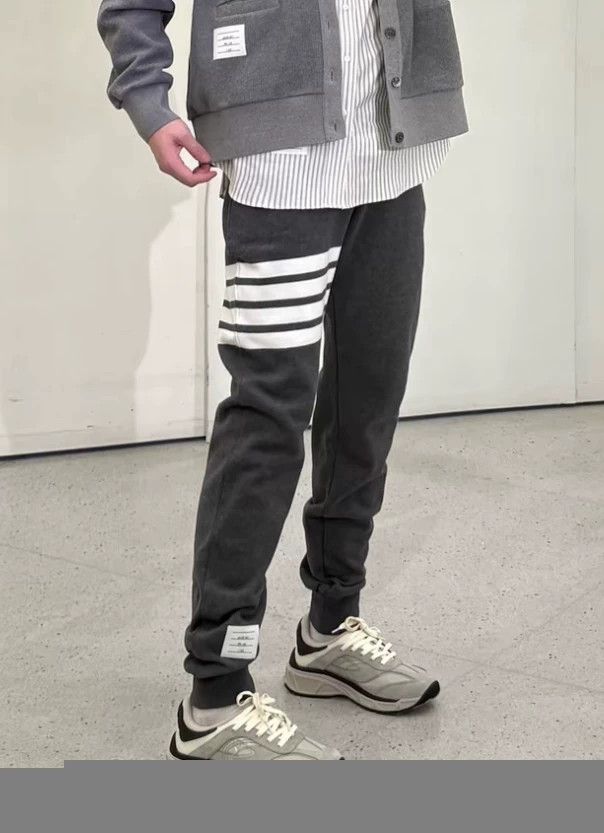 Thom Browne Thom Browne 4-Stripe Gray Sweatpants Size US 32 / EU 48 - 4 Thumbnail