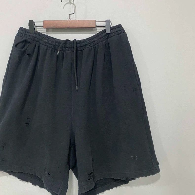 Balenciaga Balenciaga Embroidered Distressed Shorts Size US 36 / EU 52 - 2 Thumbnail