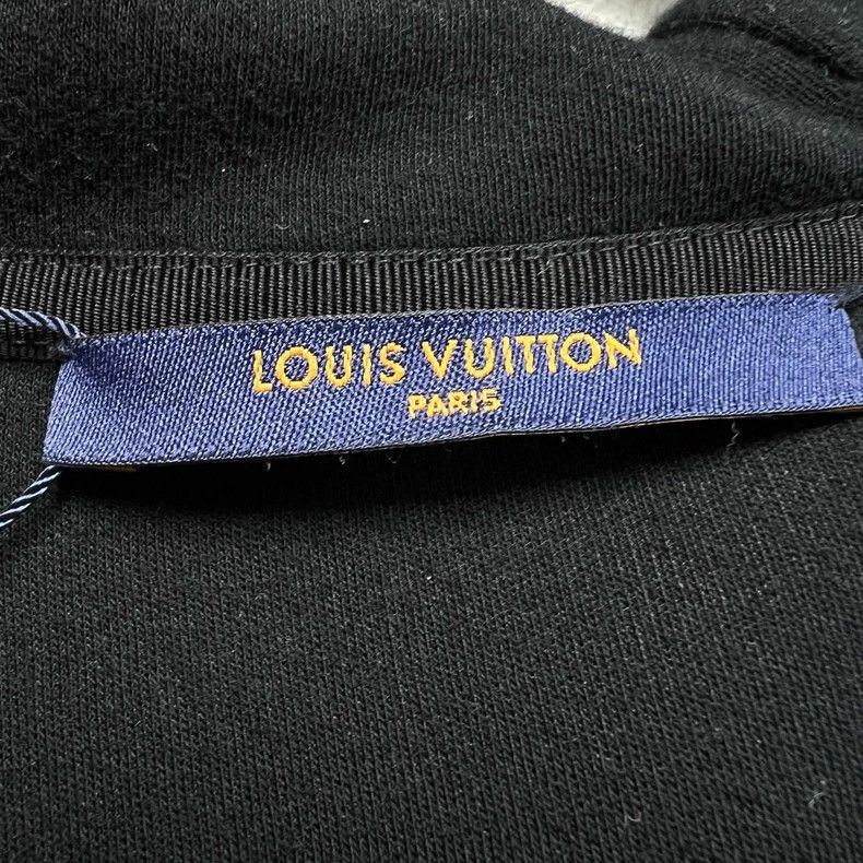 Louis Vuitton Louis Vuitton Zip-Up Hoodie with Pin Size US M / EU 48-50 / 2 - 3 Thumbnail