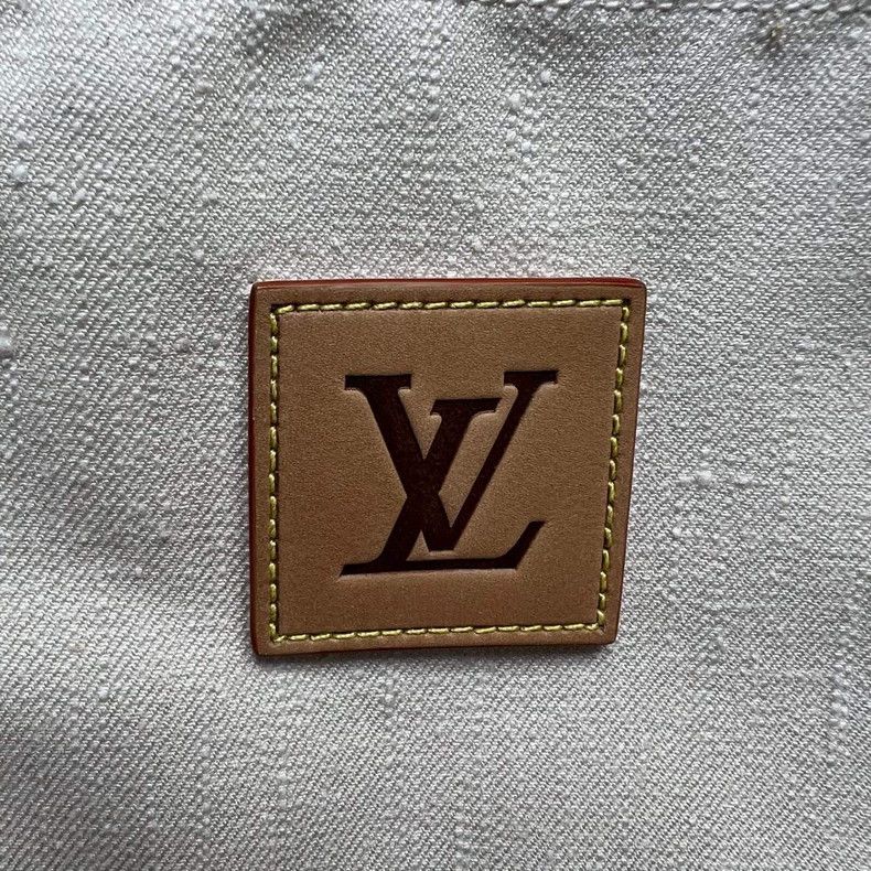 Louis Vuitton Louis Vuitton 25 SS Silk Blend Logo Shirt Size US M / EU 48-50 / 2 - 4 Thumbnail