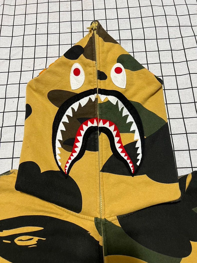 Bape BAPE Yellow Camo Shark Hoodie Jacket Size US L / EU 52-54 / 3 - 2 Thumbnail