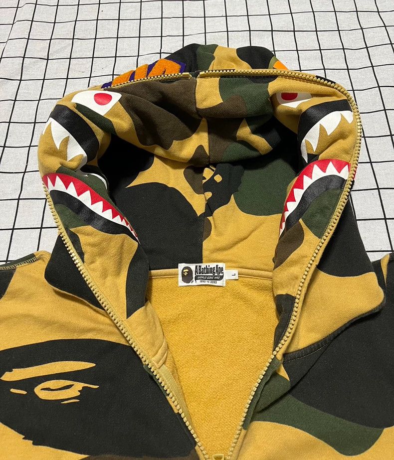 Bape BAPE Yellow Camo Shark Hoodie Jacket Size US L / EU 52-54 / 3 - 3 Thumbnail