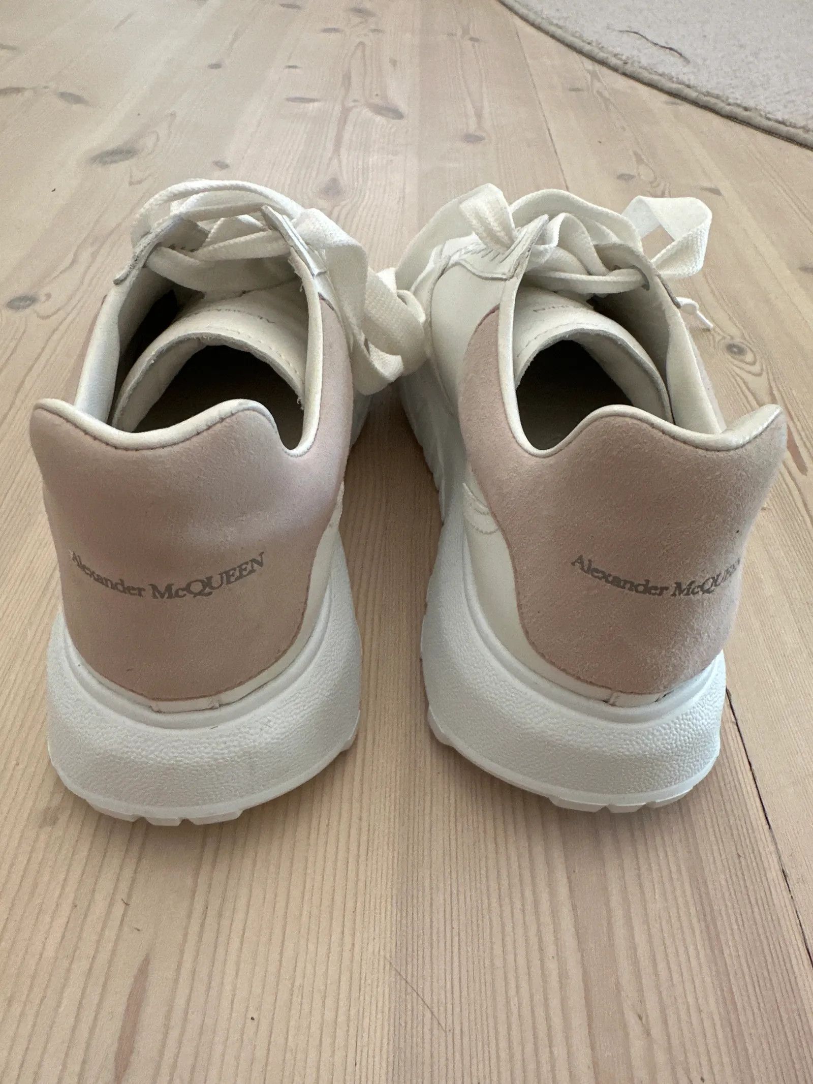 Alexander McQueen Alexander McQueen Sneakers Size US 7 / IT 37 - 4 Thumbnail