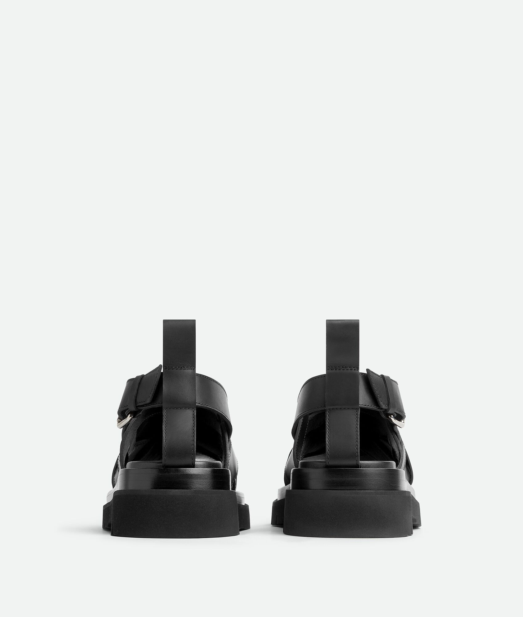 lug strap sandal black