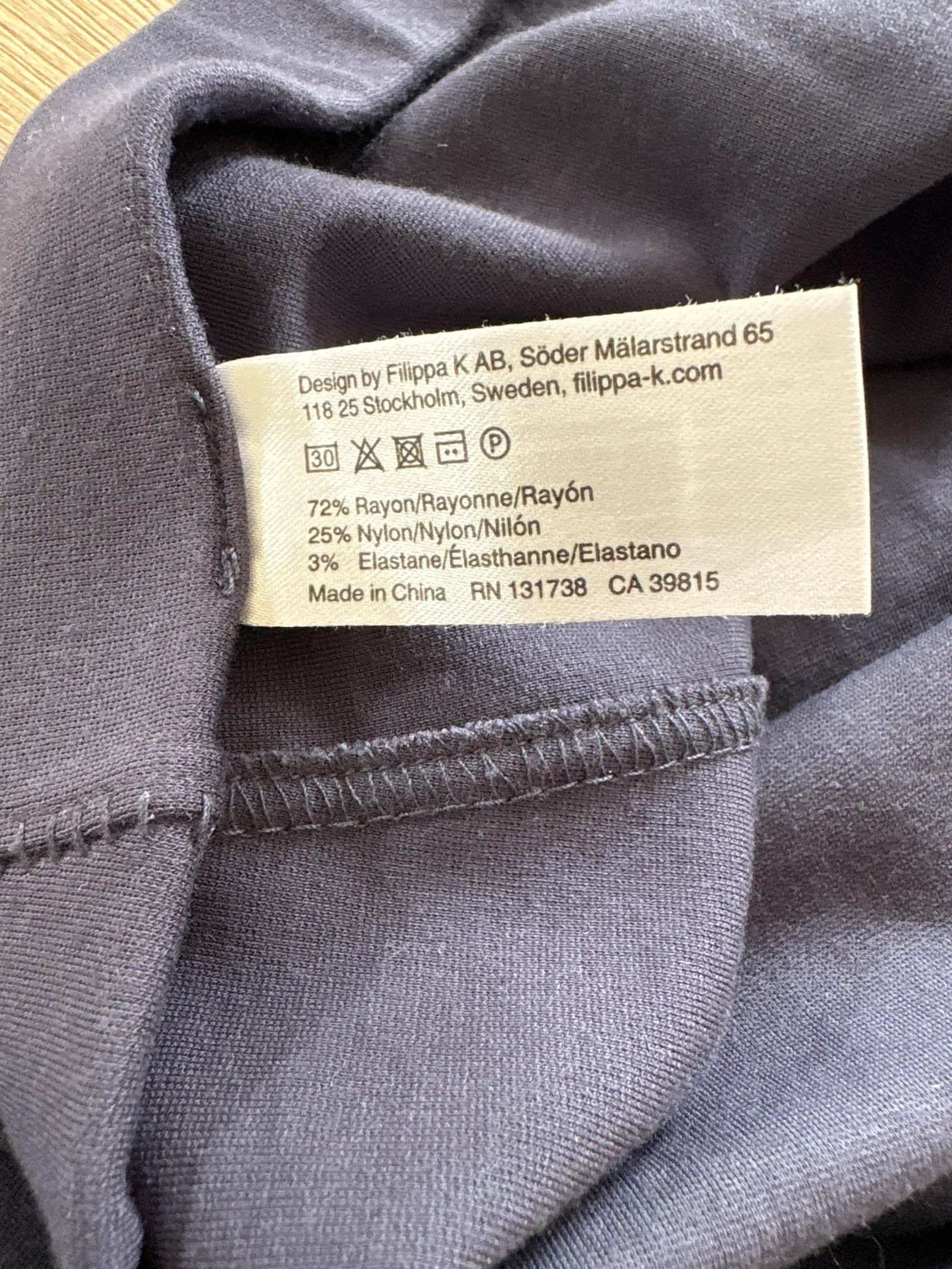 Filippa K Filippa K Skirt Size 27" / US 4 / IT 40 - 3 Thumbnail