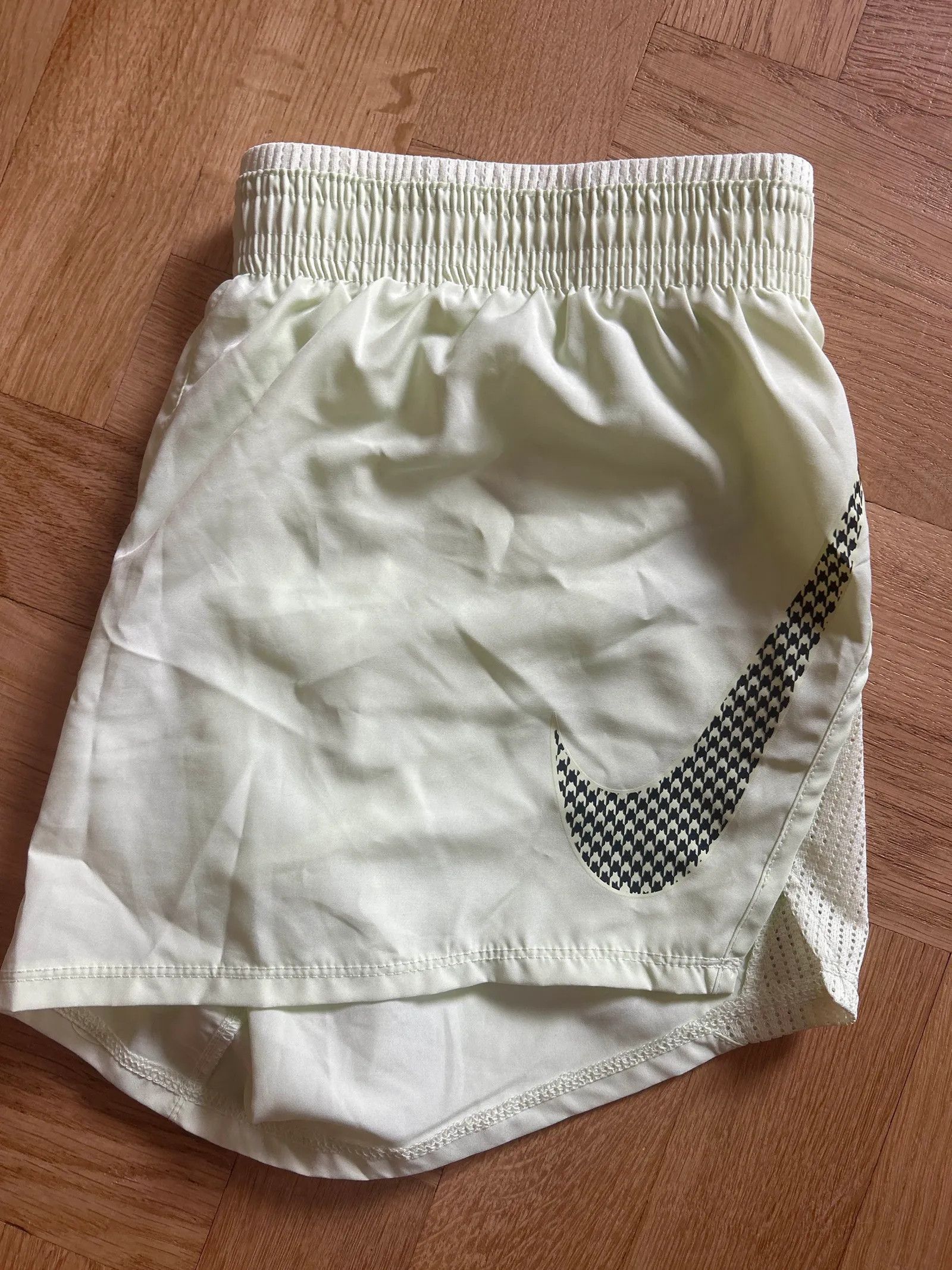 Nike Nike Shorts Size 27" / US 4 / IT 40 - 2 Thumbnail