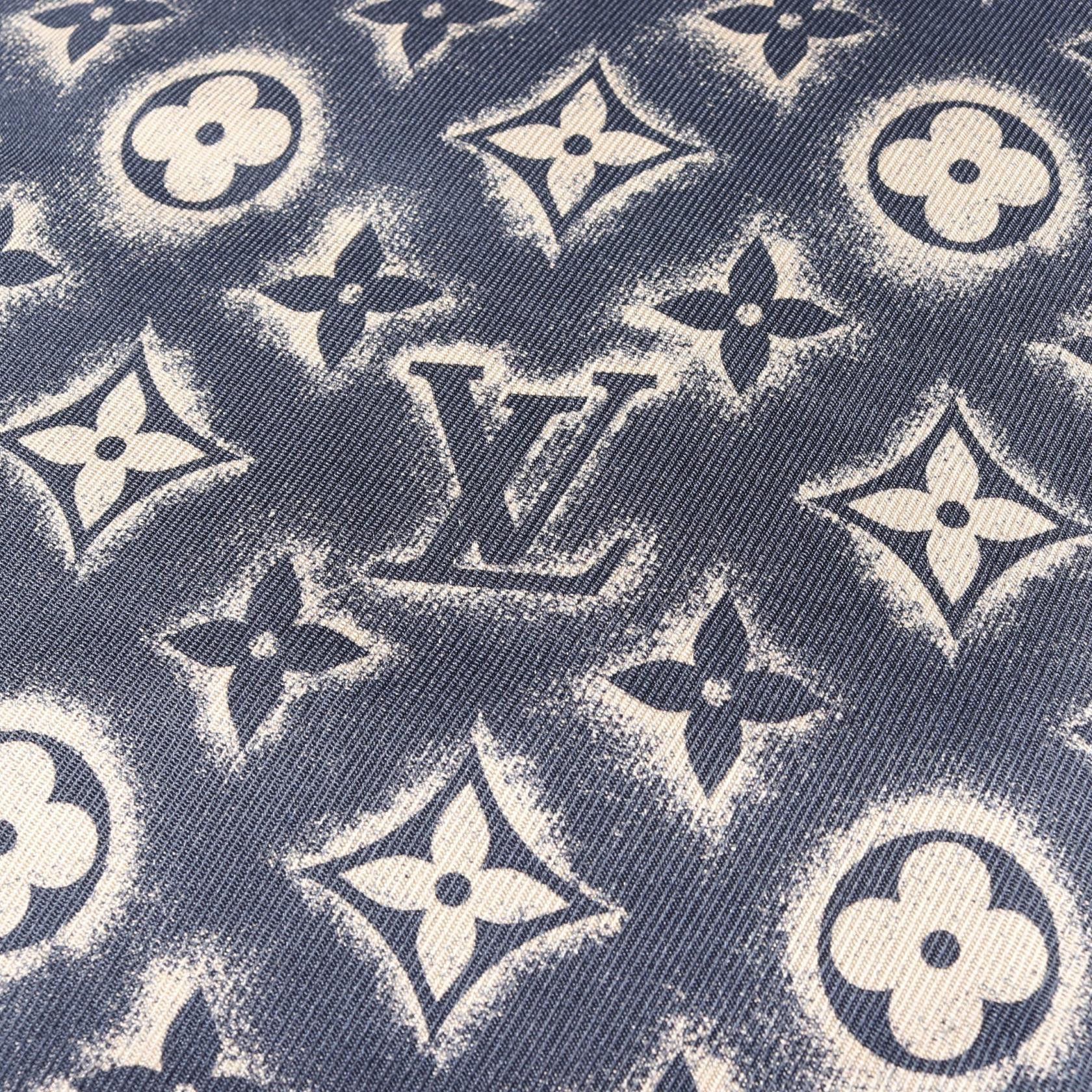 Louis Vuitton Louis Vuitton Louis Vuitton Monogram Silk Top Others Tops Size ONE SIZE - 9 Thumbnail