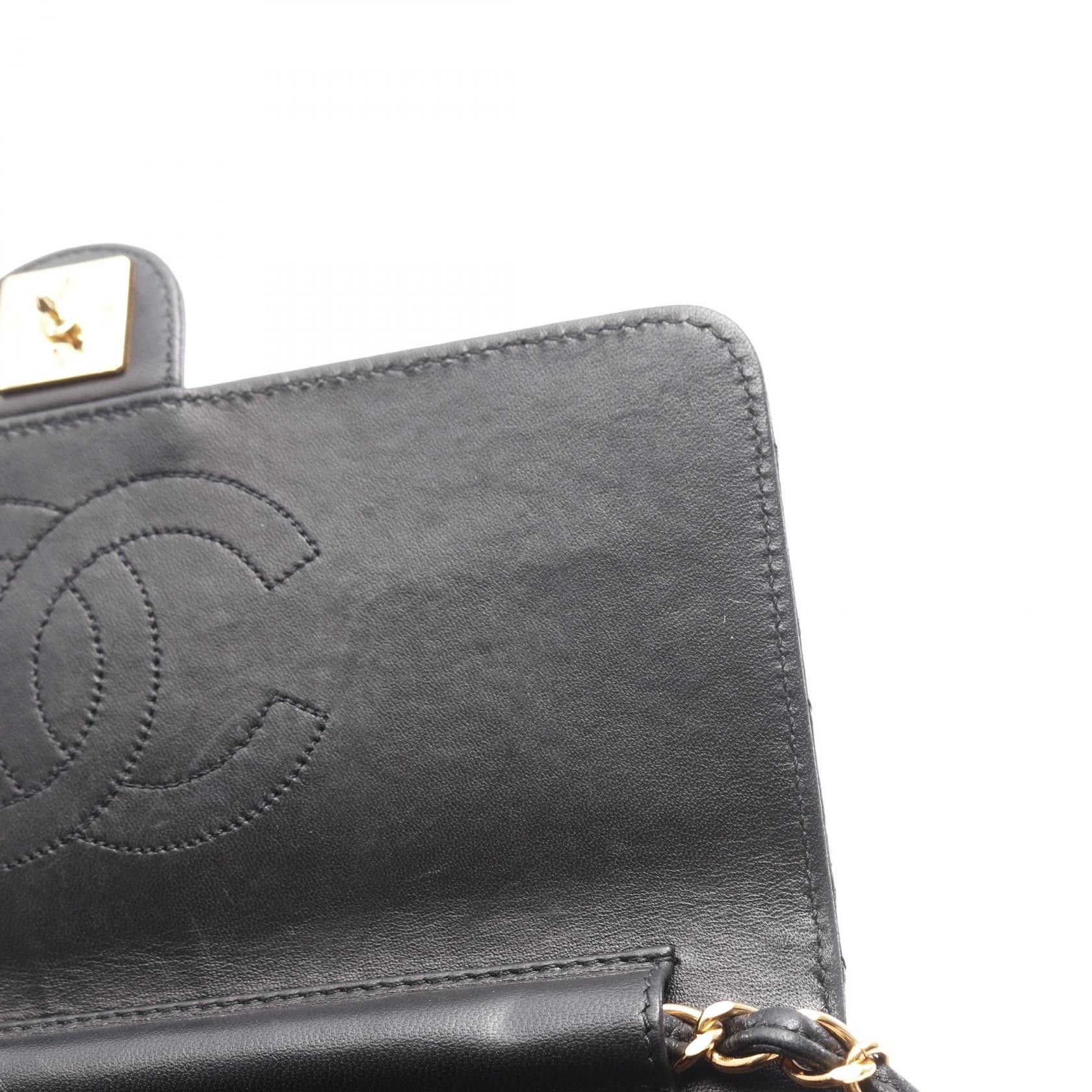 Chanel Chanel Chanel Matelasse Lambskin Shoulder Bag Leather Shoulder Bag A03569 Size ONE SIZE - 7 Thumbnail