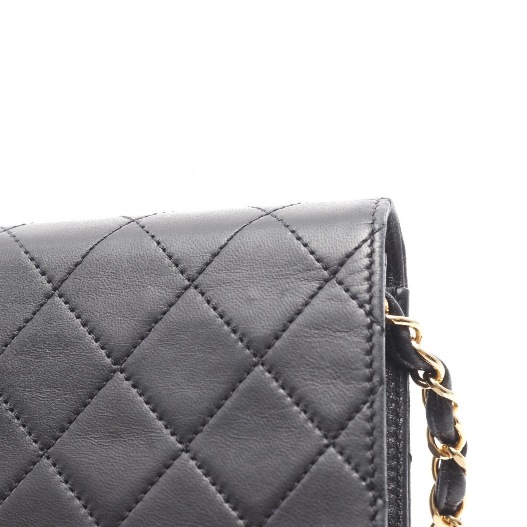 Chanel Chanel Chanel Matelasse Lambskin Shoulder Bag Leather Shoulder Bag A03569 Size ONE SIZE - 9 Thumbnail