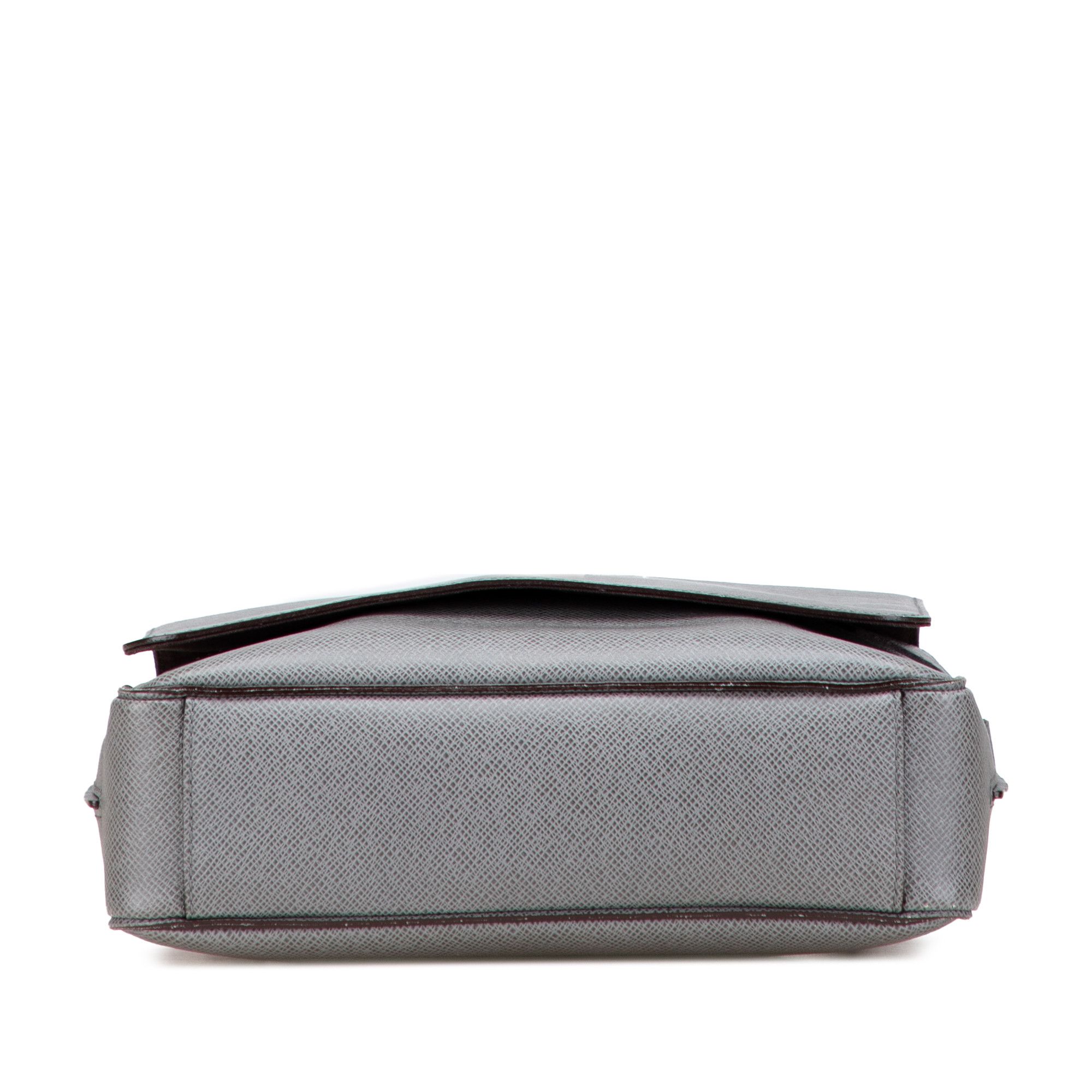 Louis Vuitton Louis Vuitton Taiga Roman MM Size ONE SIZE - 3 Thumbnail
