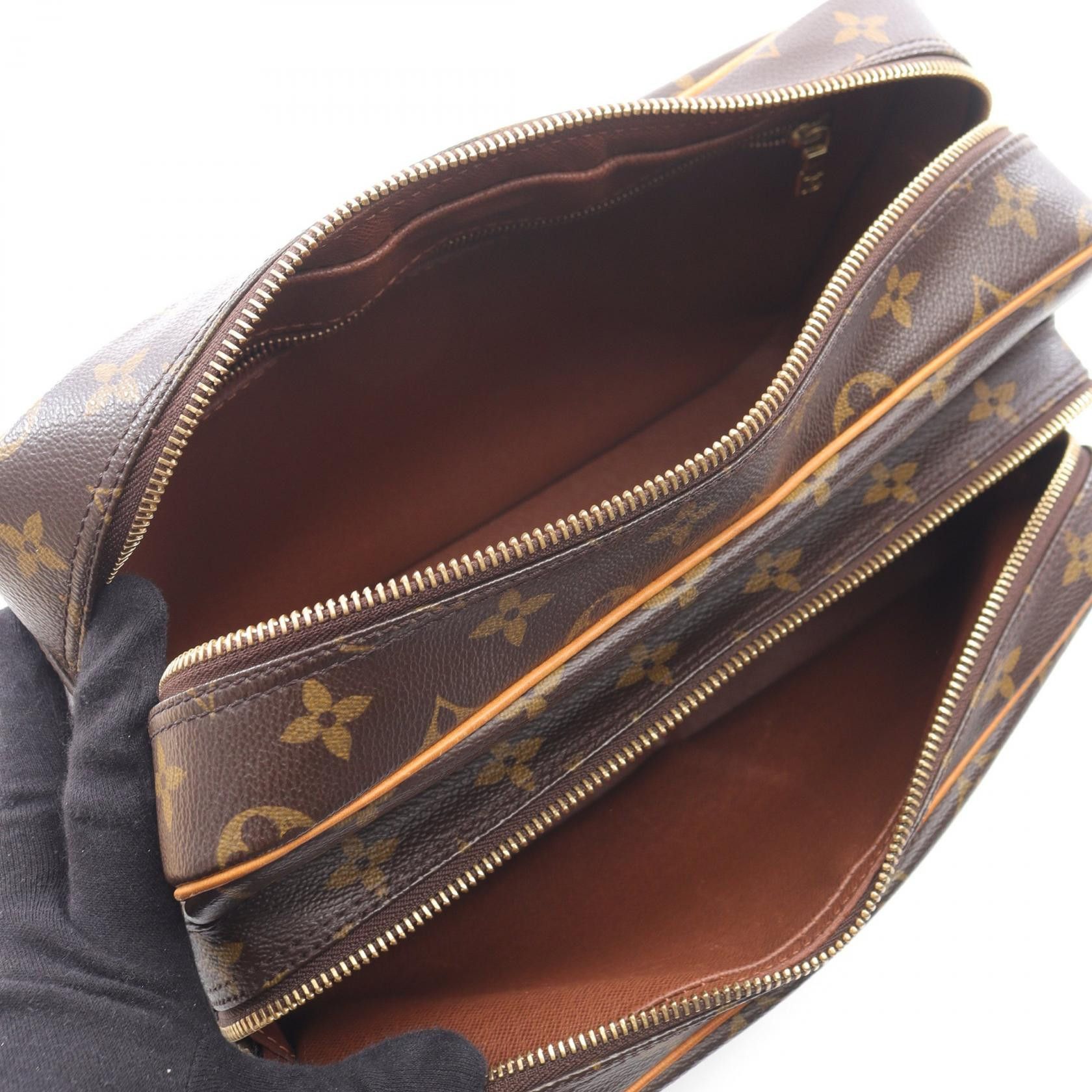 Louis Vuitton Louis Vuitton Louis Vuitton Nile Monogram Coated Canvas Shoulder Bag Canvas Shoulder Bag M45244 Size ONE SIZE - 3 Thumbnail