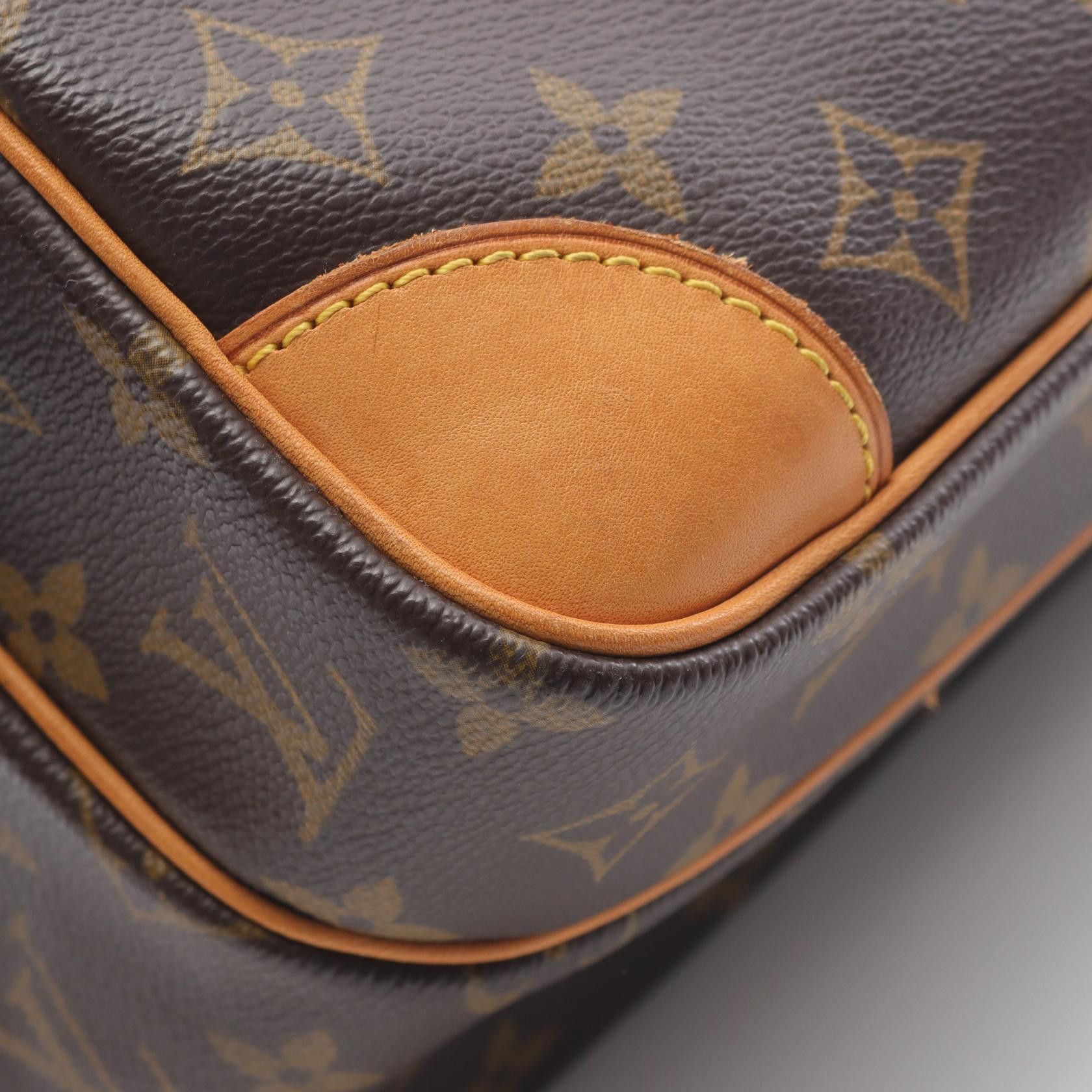 Louis Vuitton Louis Vuitton Louis Vuitton Nile Monogram Coated Canvas Shoulder Bag Canvas Shoulder Bag M45244 Size ONE SIZE - 7 Thumbnail