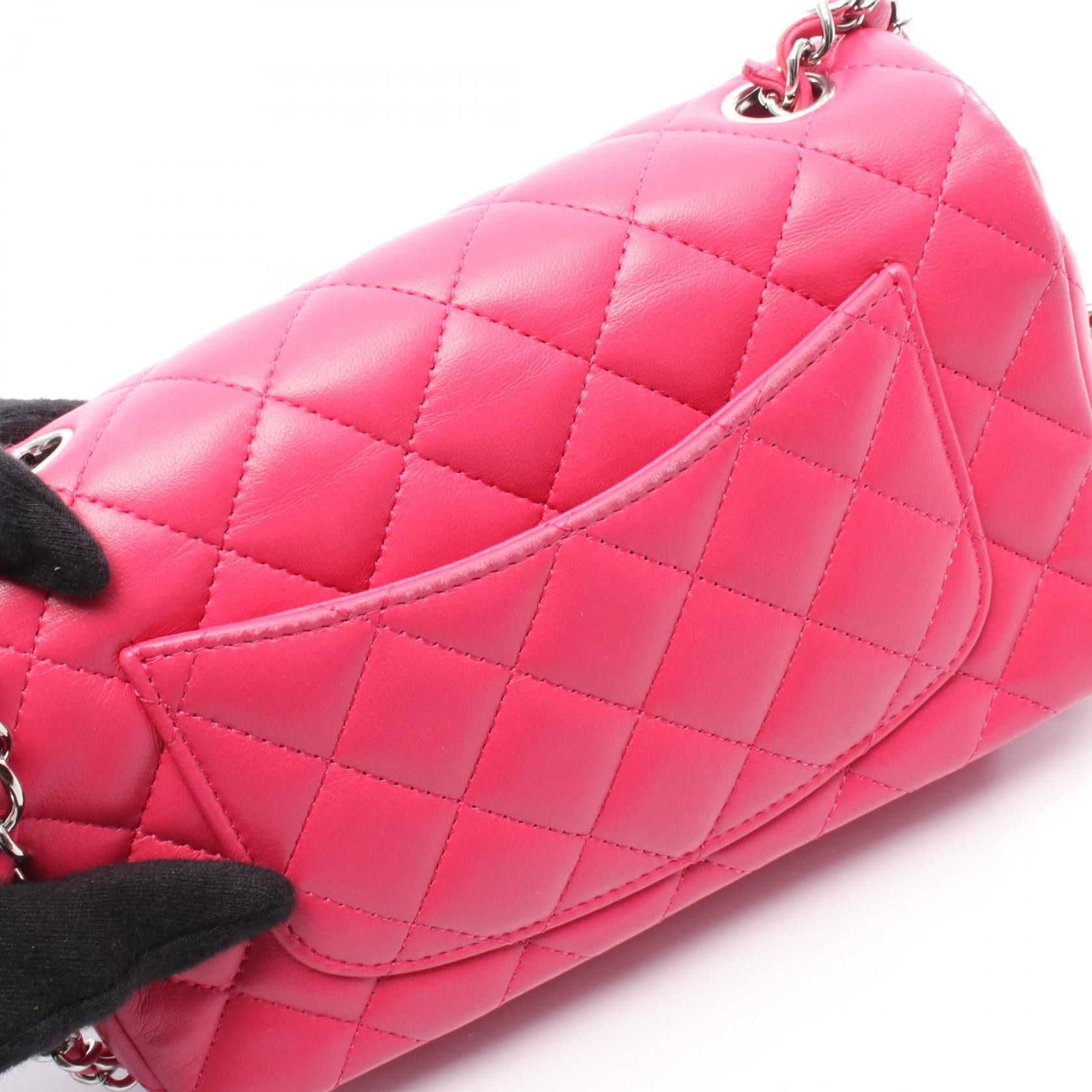 Chanel Chanel Chanel Mini Matelasse 20 Lambskin Shoulder Bag Leather Shoulder Bag A01163 Size ONE SIZE - 9 Thumbnail