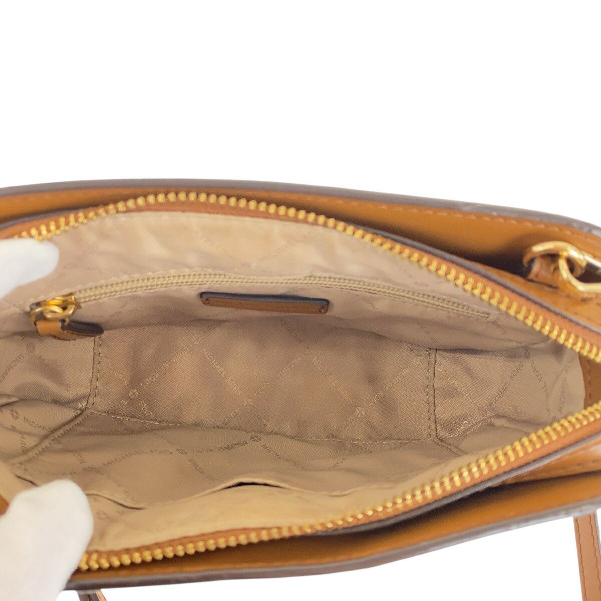 Michael Kors Michael Kors Michael Kors Leather Shoulder Bag Leather Shoulder Bag DUTY FREE for USA Size ONE SIZE - 7 Thumbnail