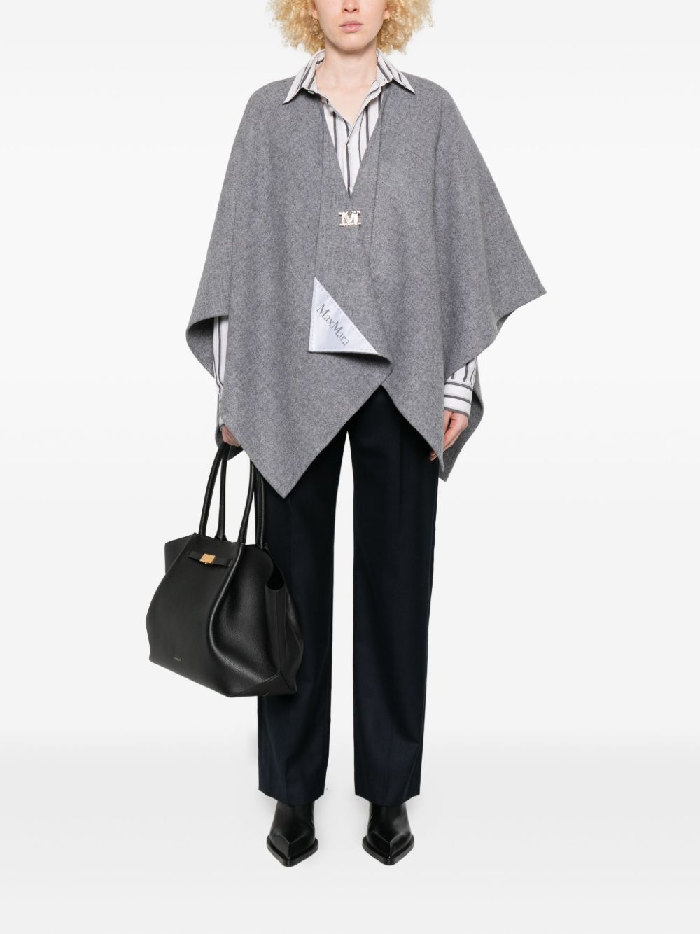 Max Mara WOOL CAPE Size M / US 6-8 / IT 42-44 - 2 Thumbnail