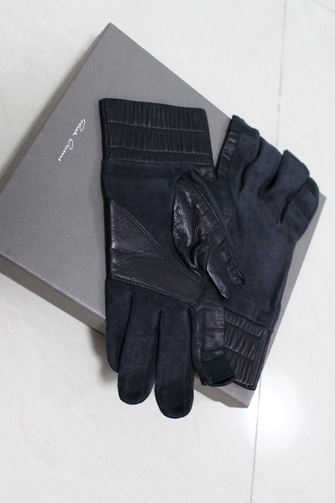 RARE! AW12 Leather Glove sz8