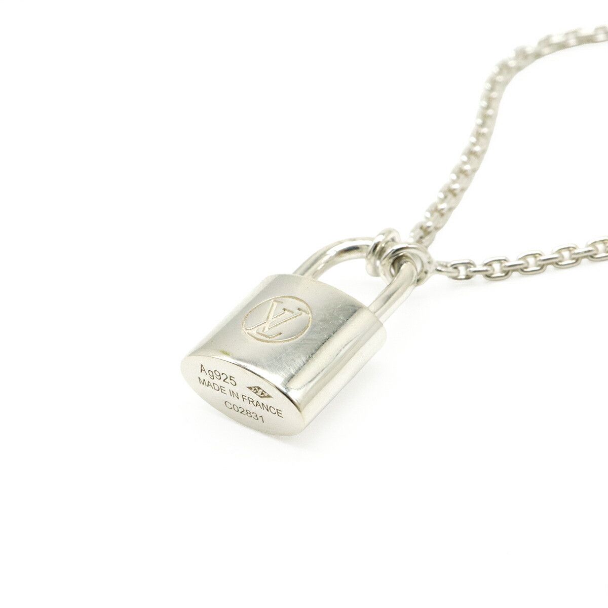 Louis Vuitton Louis Vuitton Louis Vuitton Silver Lockit Necklace Pendant Metal Necklace Q93559 DUTY FREE for USA Size ONE SIZE - 3 Thumbnail