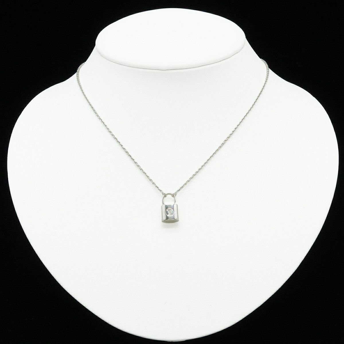 Louis Vuitton Louis Vuitton Louis Vuitton Silver Lockit Necklace Pendant Metal Necklace Q93559 DUTY FREE for USA Size ONE SIZE - 6 Thumbnail