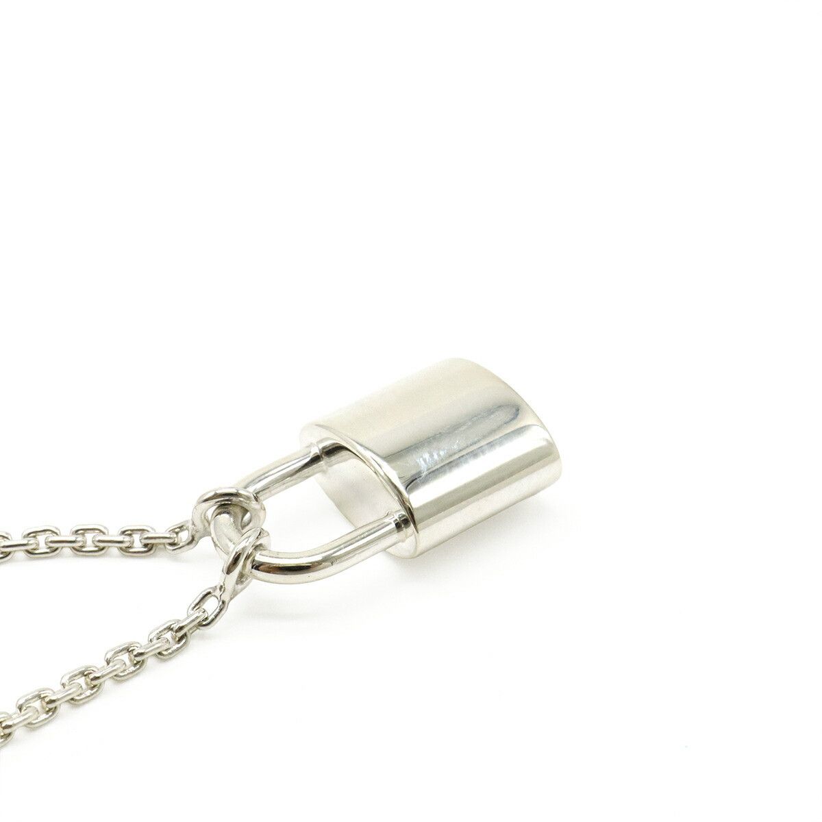 Louis Vuitton Louis Vuitton Louis Vuitton Silver Lockit Necklace Pendant Metal Necklace Q93559 DUTY FREE for USA Size ONE SIZE - 4 Thumbnail