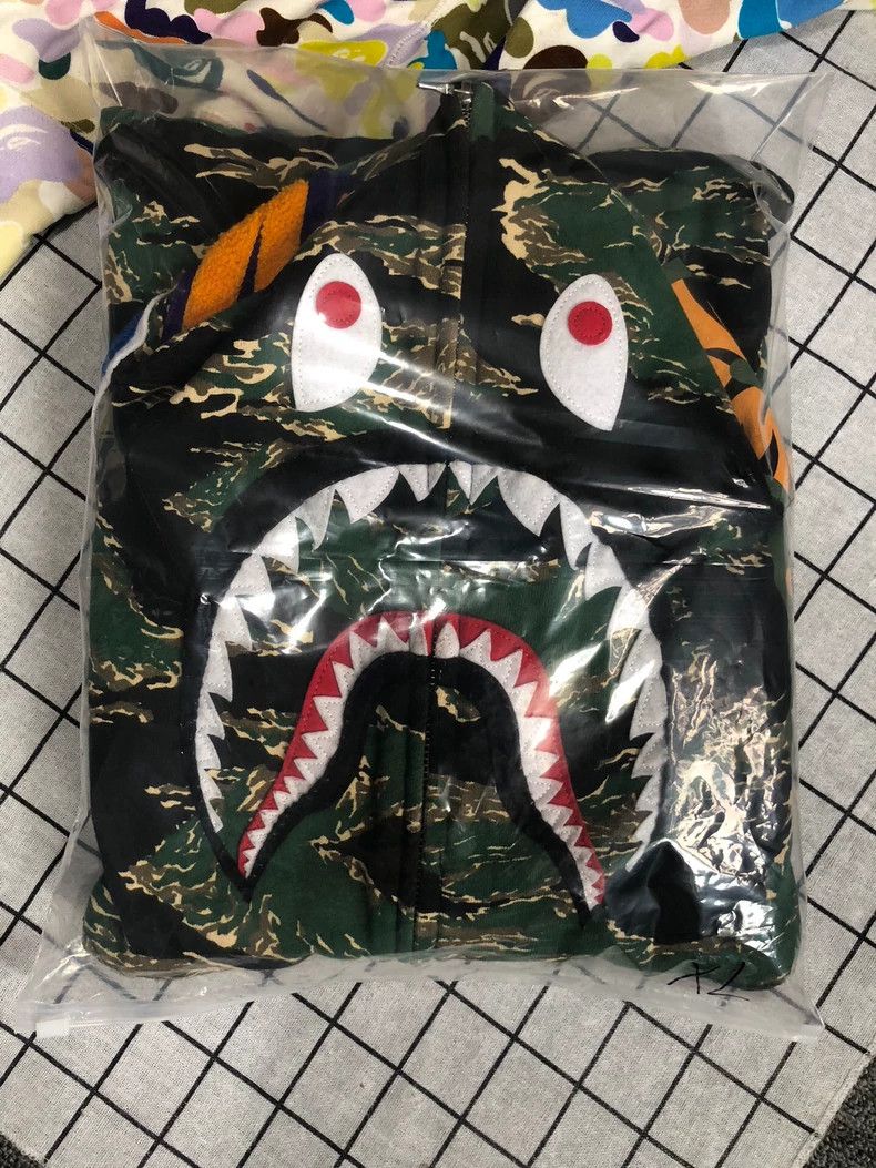 Bape BAPE Camo Shark Hoodie Jacket XL Size US XL / EU 56 / 4 - 8 Thumbnail