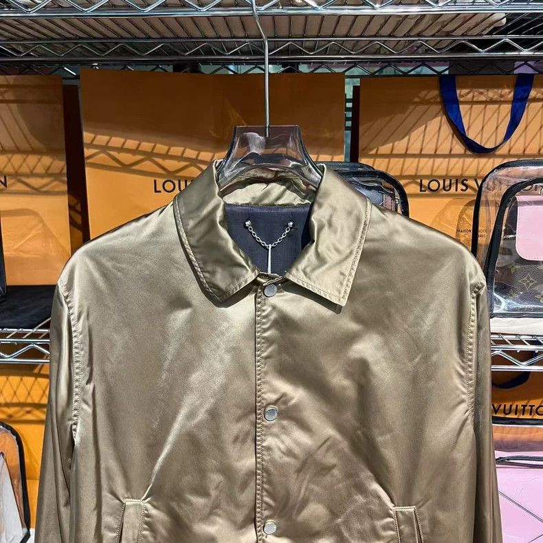 Louis Vuitton Louis Vuitton Gold Embroidered Letter Bomber Jacket Size US L / EU 52-54 / 3 - 5 Thumbnail