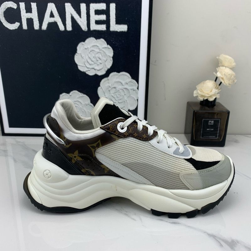 Louis Vuitton Louis Vuitton Run 55 Stylish Casual Sneakers for Women 0079 Size US 6 / IT 36 - 7 Thumbnail