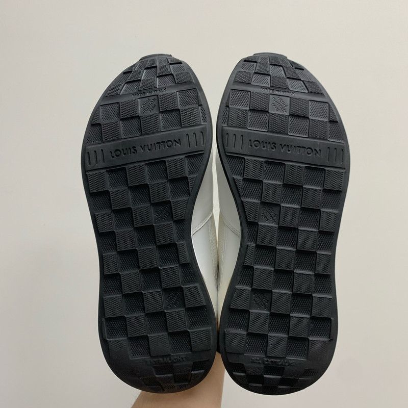 Louis Vuitton Louis Vuitton Run Away White Casual Sneakers 0079 Size US 7 / IT 37 - 4 Thumbnail