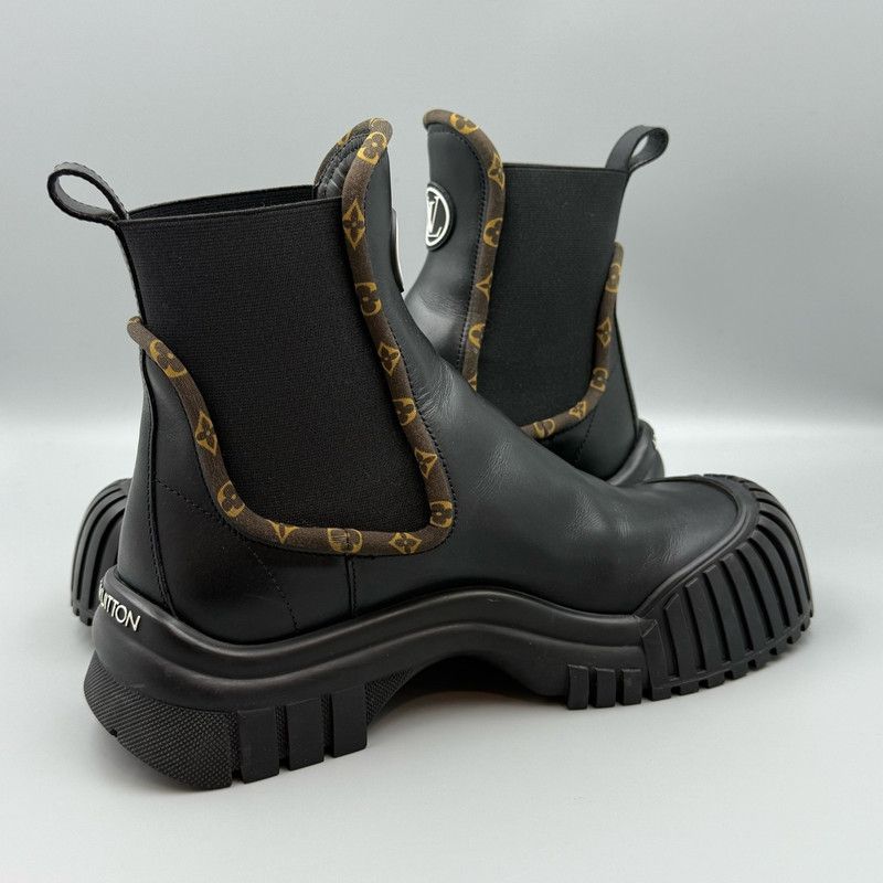 Louis Vuitton Louis Vuitton Black Leather Chelsea Boots for Women 0079 Size US 8 / IT 38 - 5 Thumbnail