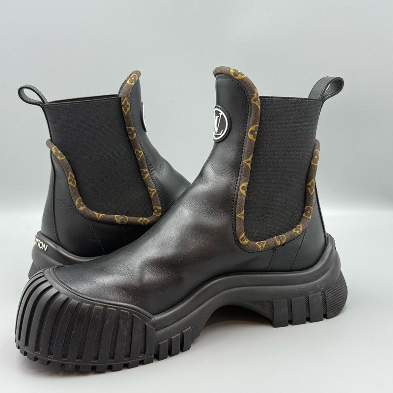 Louis Vuitton Louis Vuitton Black Leather Chelsea Boots for Women 0079 Size US 8 / IT 38 - 6 Thumbnail