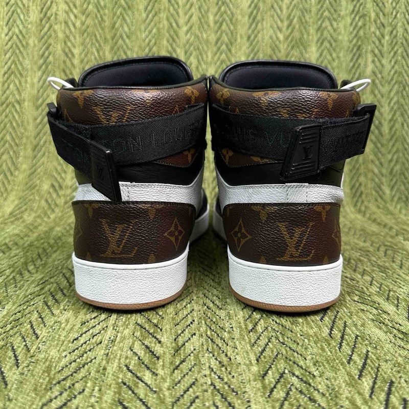 Louis Vuitton Louis Vuitton Rivoli High-Top Fashion Sneakers 0079 Size US 10 / EU 43 - 3 Thumbnail
