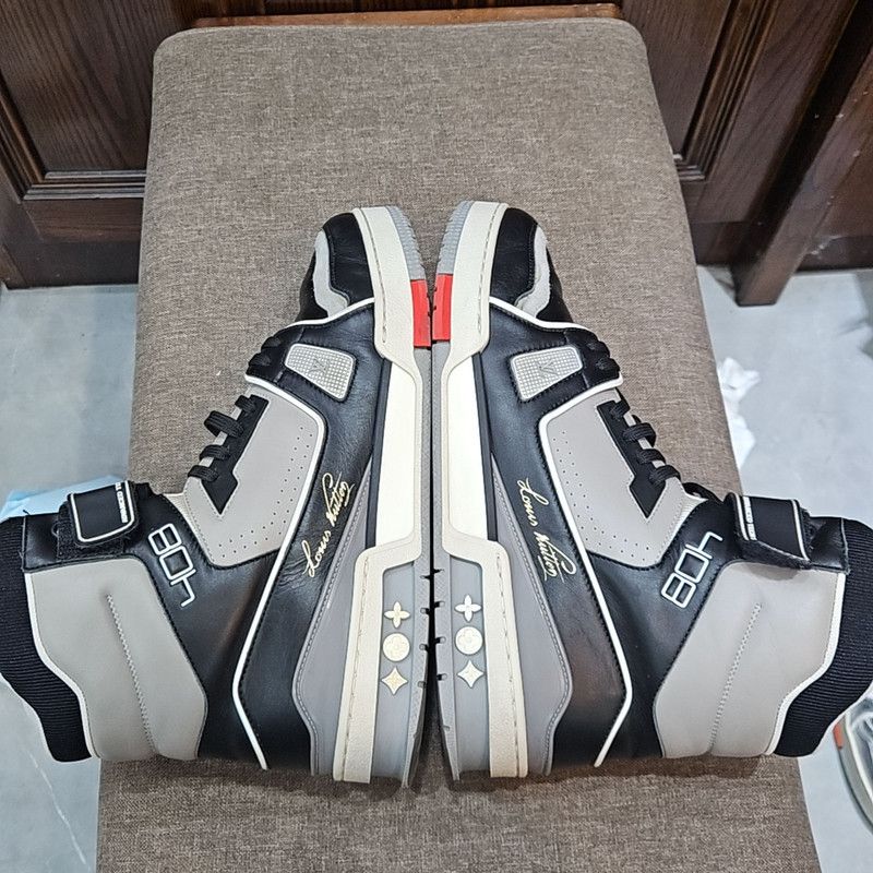 Louis Vuitton Louis Vuitton Trainer High-Top Sneaker in Gray Black 0079 Size US 10 / EU 43 - 8 Thumbnail