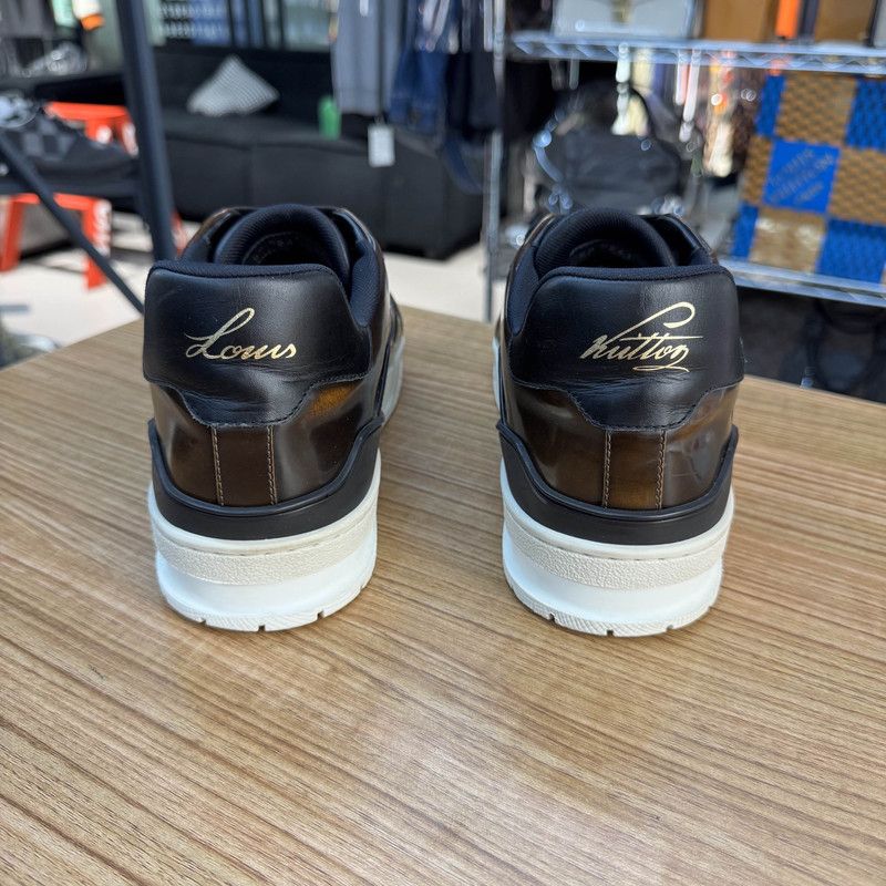 Louis Vuitton Louis Vuitton Trainer Casual Sneakers in Brown 0079 Size US 8 / IT 38 - 3 Thumbnail
