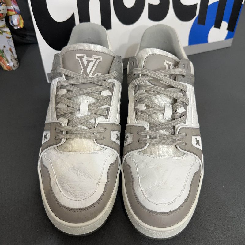 Louis Vuitton Louis Vuitton Classic Trainer Sneakers in Gray and White 0079 Size US 10 / EU 43 - 2 Thumbnail