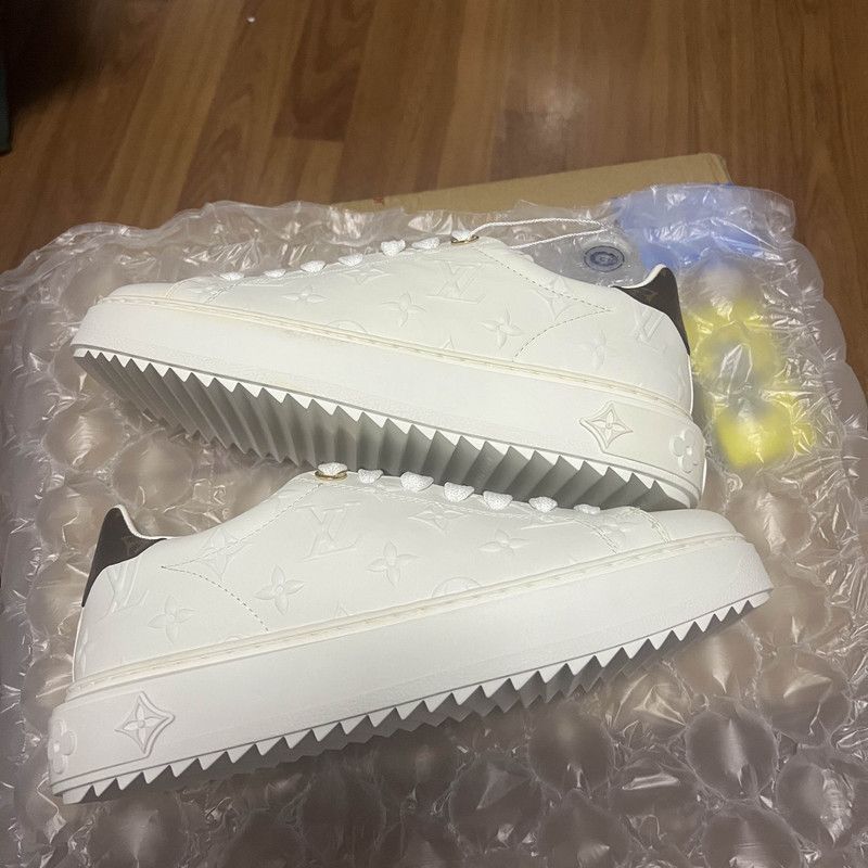 Louis Vuitton Louis Vuitton White Low-Top Sneakers for Women 0079 Size US 7 / IT 37 - 7 Thumbnail