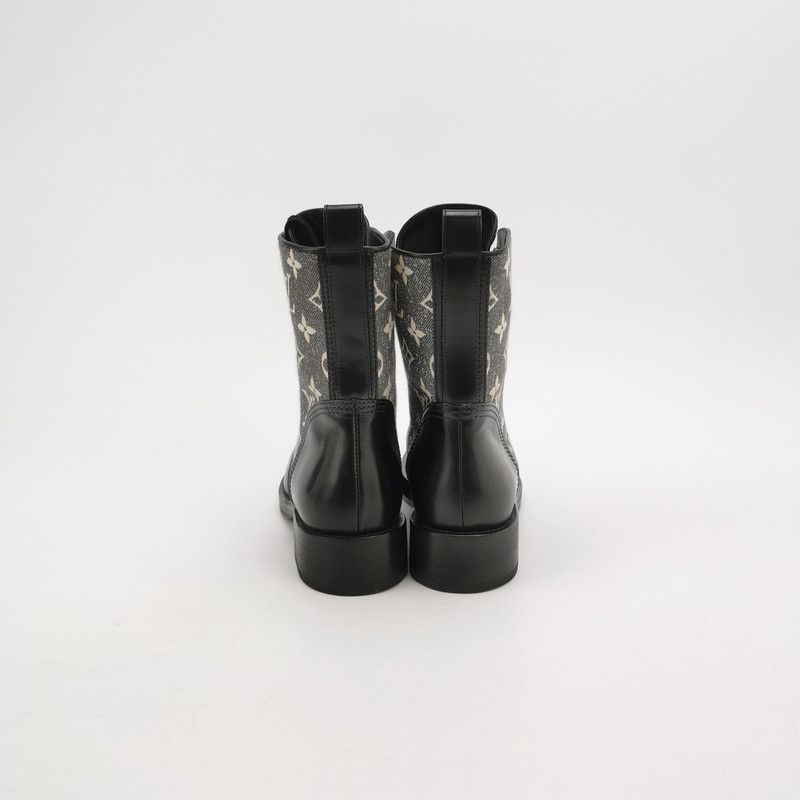 Louis Vuitton Louis Vuitton Metropolis Gray Lace-Up Short Boots 0079 Size US 6 / IT 36 - 3 Thumbnail