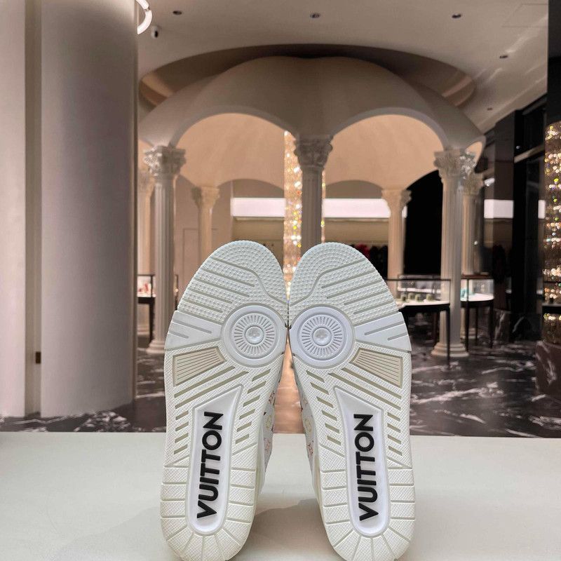 Louis Vuitton Takashi Murakami x Louis Vuitton White Trainers 0079 Size US 6 / IT 36 - 5 Thumbnail