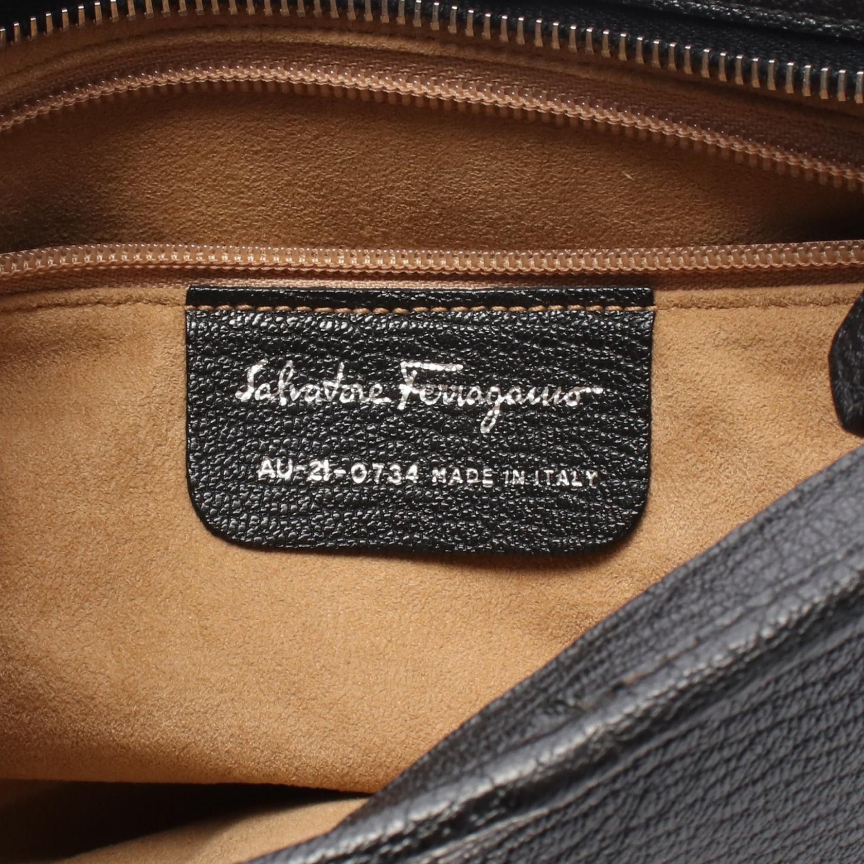 Salvatore Ferragamo Salvatore Ferragamo Salvatore Ferragamo 21 0734 Leather Shoulder Bag Leather Shoulder Bag 21 0734 Size ONE SIZE - 4 Thumbnail
