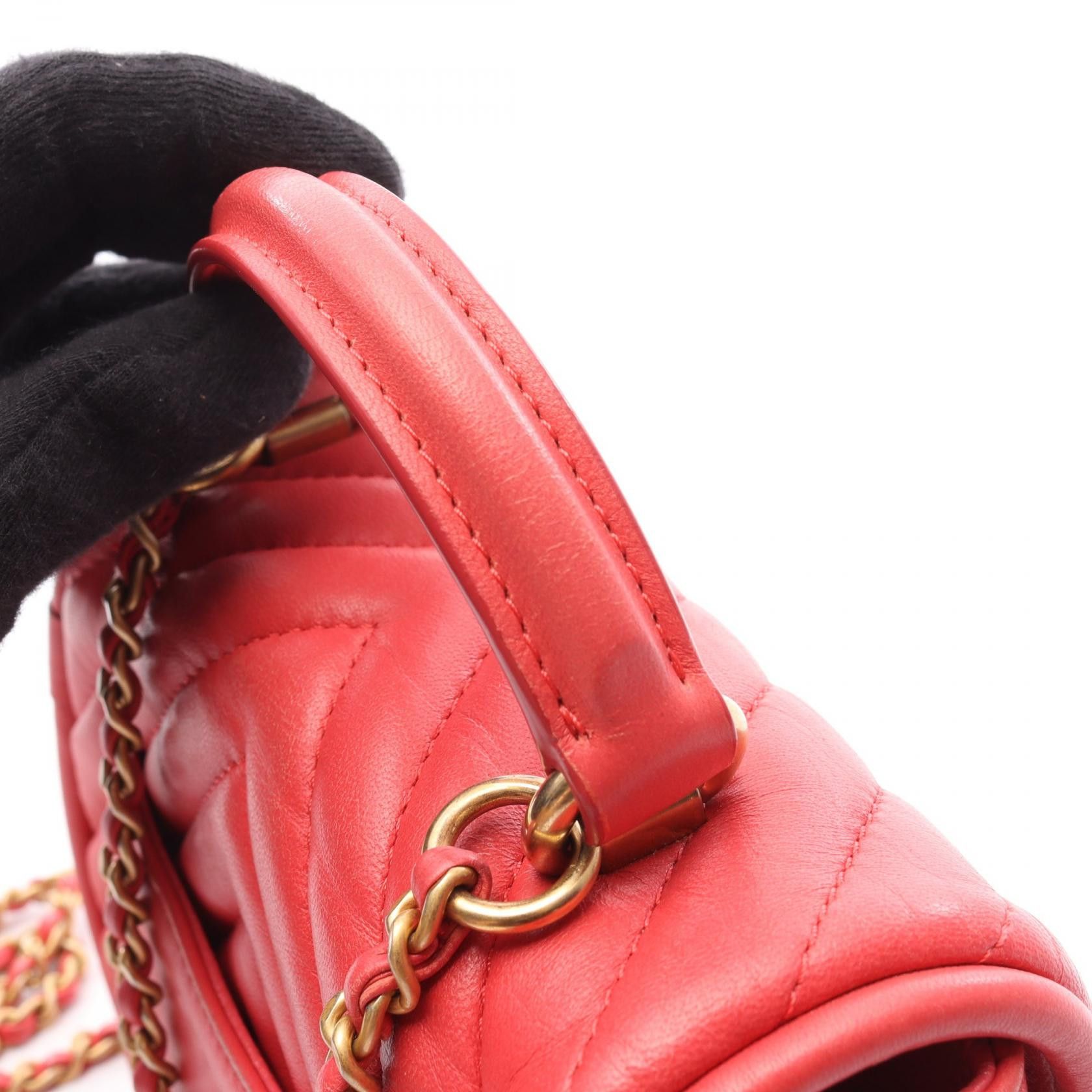 Chanel Chanel Chanel Chevron V Stitch Lambskin Shoulder Bag Leather Shoulder Bag Size ONE SIZE - 8 Thumbnail