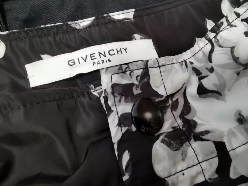 Givenchy Givenchy Star Print Casual Shorts Size US 32 / EU 48 - 5 Thumbnail