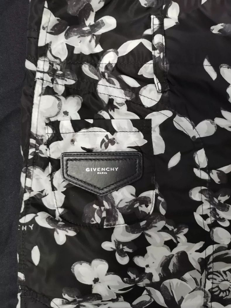 Givenchy Givenchy Star Print Casual Shorts Size US 32 / EU 48 - 4 Thumbnail
